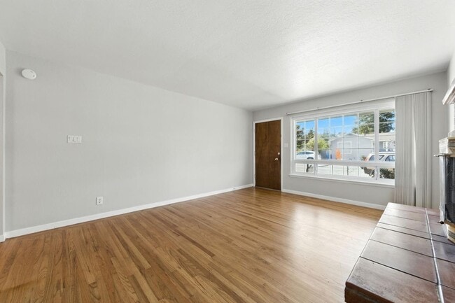 1123 Hudson St in Redwood City, CA - Building Photo - Building Photo