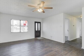 4407 Marshall St in Lubbock, TX - Building Photo - Building Photo