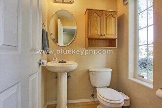 503 SW 207th Ave in Beaverton, OR - Building Photo - Building Photo