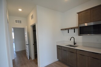 7414 Lemon Mdw Pl in Bakersfield, CA - Building Photo - Building Photo
