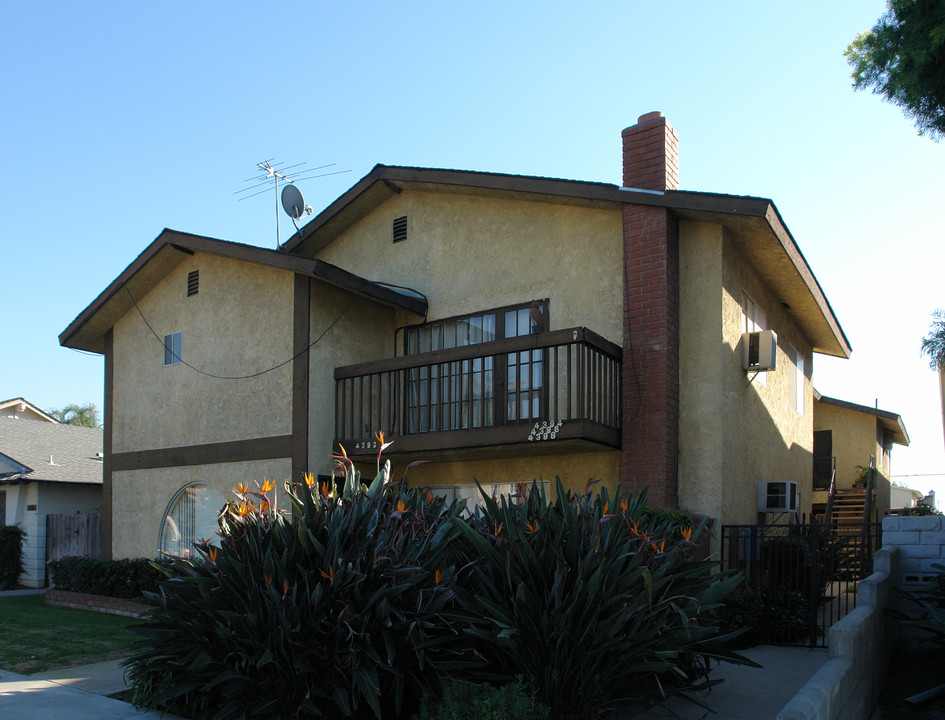 4392-4398 Green Ave in Los Alamitos, CA - Foto de edificio