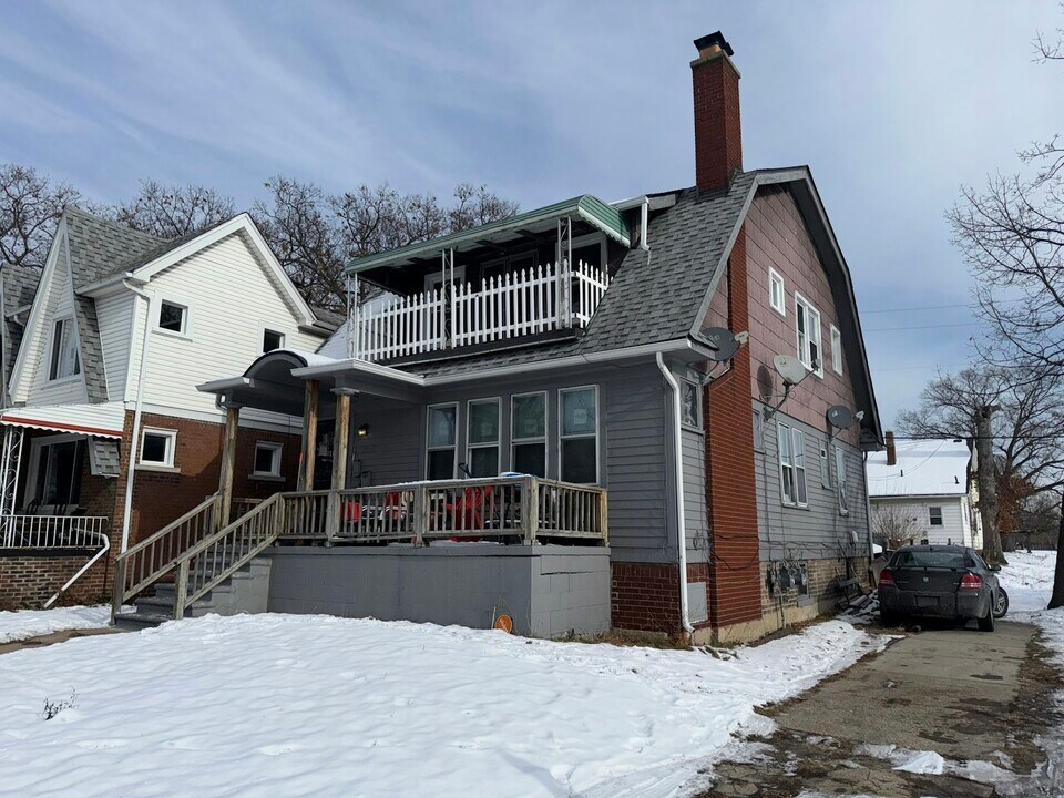 15702 Cherrylawn St in Detroit, MI - Building Photo