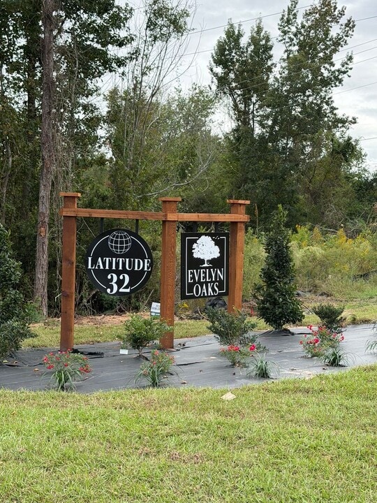 408 S Zetterower Ave in Statesboro, GA - Building Photo
