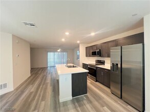6858 Truffle Gray St in Las Vegas, NV - Building Photo - Building Photo