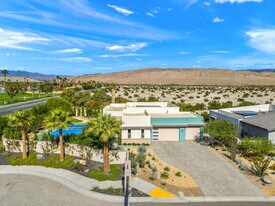 2 Iridium Wy in Rancho Mirage, CA - Building Photo