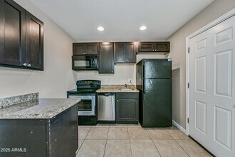 3949 E Earll Dr in Phoenix, AZ - Building Photo - Building Photo