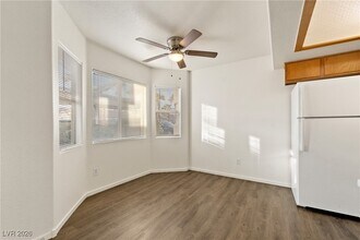 2200 Benmore St in Las Vegas, NV - Building Photo - Building Photo