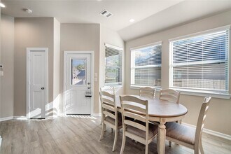 389 Andes Dr in Montgomery, TX - Building Photo - Building Photo