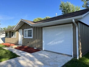 703 Yates Ave in Romeoville, IL - Building Photo - Building Photo