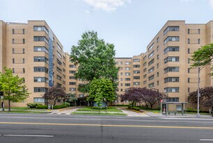 3801 Connecticut Avenue in Washington, DC - Building Photo