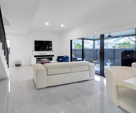 320 NW 13th Ct in Homestead, FL - Building Photo - Building Photo