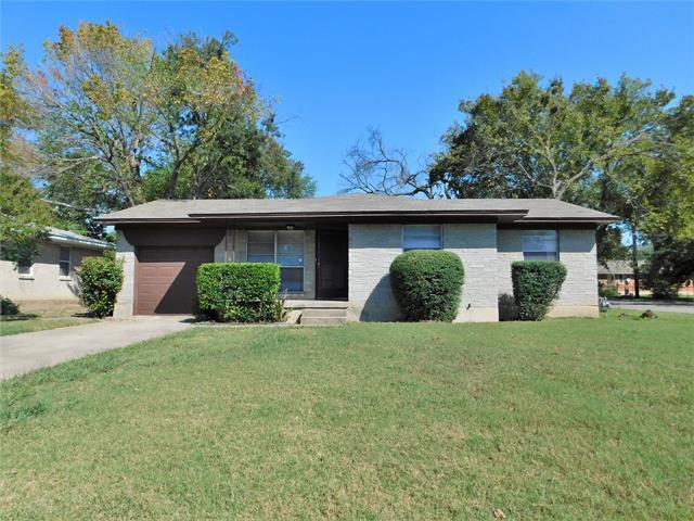 929 Manhattan Dr in Denton, TX - Building Photo