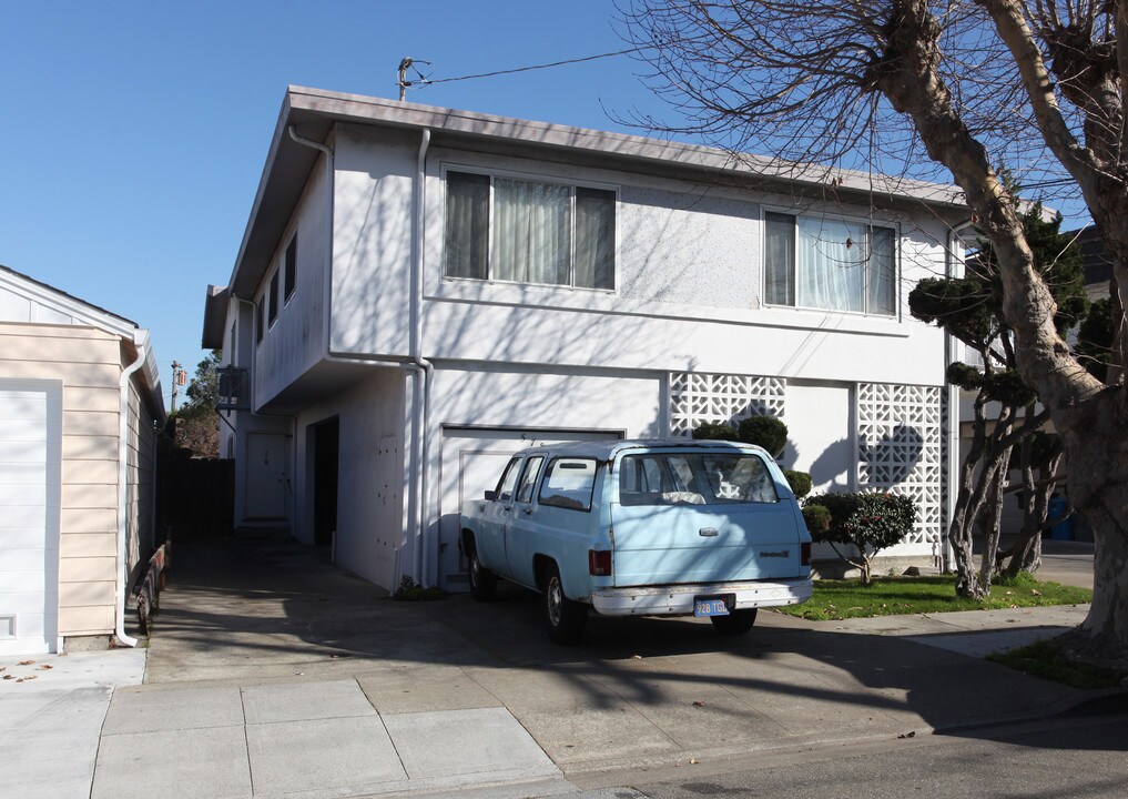 578 Green Ave in San Bruno, CA - Foto de edificio