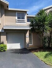2217 Discovery Cir W in Deerfield Beach, FL - Building Photo - Building Photo