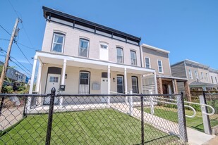 1602 Cypress St in Baltimore, MD - Building Photo