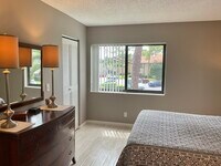 217 Pine HOV Cir photo'