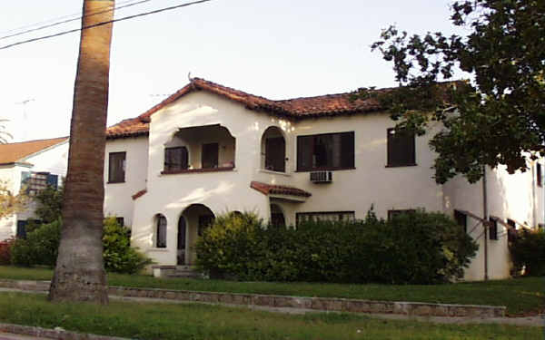 610 The Terrace in Redlands, CA - Foto de edificio