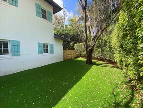 11034 SW 79th Path in Miami, FL - Building Photo - Building Photo