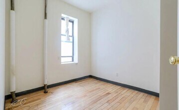 24 E 7th St in New York, NY - Foto de edificio - Building Photo