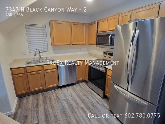 7347 N Black Cyn Hwy-Unit -2 in Phoenix, AZ - Building Photo - Building Photo