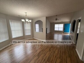 2628 Daniel Boone Ln in Hope Mills, NC - Building Photo - Building Photo