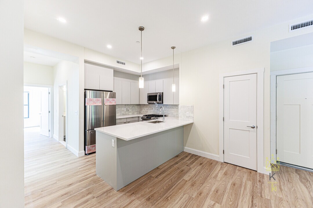 460 Washington St in Boston, MA - Building Photo