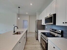 151 Pine Ln in Lehigh Acres, FL - Building Photo