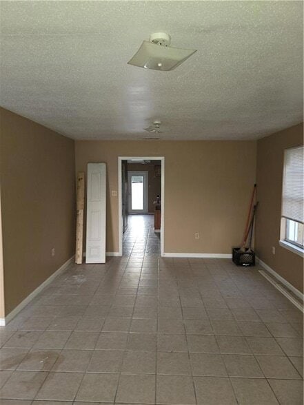 6912 Bunker Hill Rd in New Orleans, LA - Building Photo - Building Photo