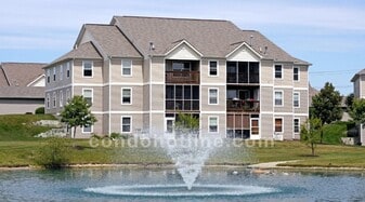 1575 Oakfield Dr in Ann Arbor, MI - Building Photo