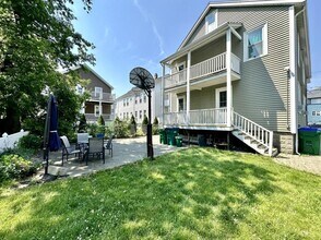 66 Willis Ave in Medford, MA - Building Photo - Building Photo