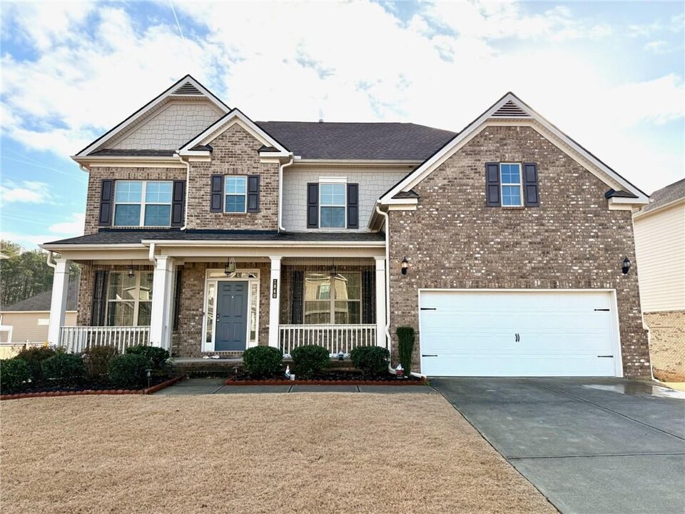 1840 Dahlia Dr in Cumming, GA - Foto de edificio