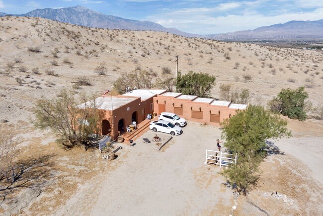 19900 Bennett Rd in Desert Hot Springs, CA - Building Photo - Building Photo