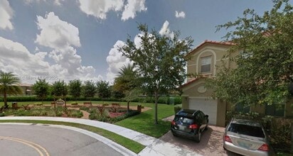 10983 NW 79th St in Miami, FL - Building Photo - Building Photo