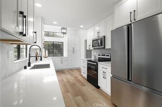 3516 Somerset Way in Carlsbad, CA - Building Photo - Building Photo