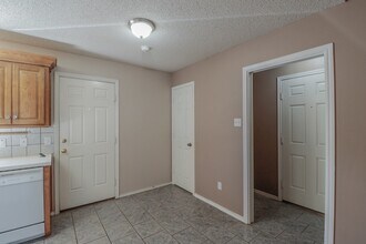 6708 4th St in Lubbock, TX - Building Photo - Building Photo