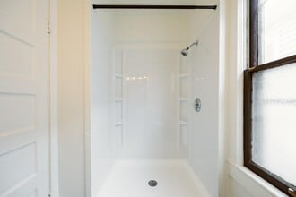 218 1/2 W 7th St in Muscatine, IA - Building Photo - Building Photo