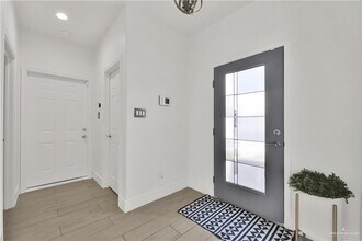 23 Providence Ave in McAllen, TX - Building Photo - Building Photo