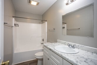 The Village Apartments in Knoxville, TN - Foto de edificio - Interior Photo