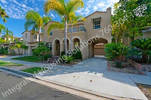 7633 Heatherly Ln in San Diego, CA - Building Photo