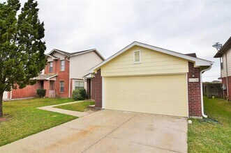 13326 Amber Lodge Ln in Houston, TX - Foto de edificio - Building Photo