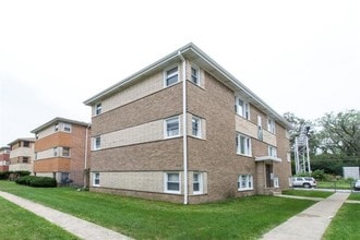 2062 W 135th Pl in Blue Island, IL - Foto de edificio - Building Photo