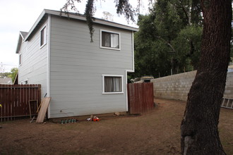 Woodbury Apartments in Altadena, CA - Building Photo - Building Photo