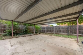 2425 Aquaduct Dr in Bedford, TX - Building Photo - Building Photo