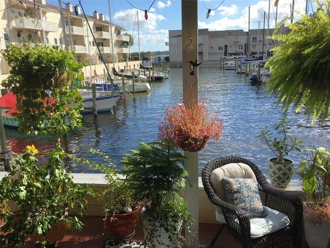 4747 E NASA Pkwy in Seabrook, TX - Building Photo - Building Photo