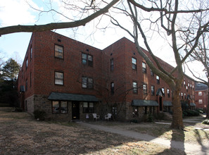 Colonial Manor Apartments in Philadelphia, PA - Building Photo - Building Photo