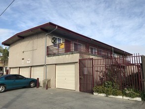 1038 Orange Ave in Long Beach, CA - Building Photo - Building Photo