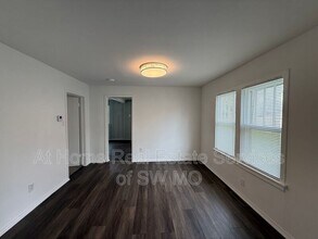 1021 W Turner St in Springfield, MO - Building Photo - Building Photo