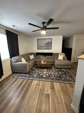 1097 N Cedar Blvd in Cedar City, UT - Foto de edificio - Building Photo