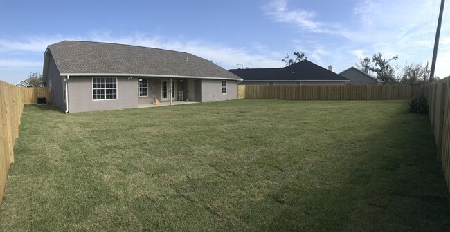 3234 Country Club Dr in Lynn Haven, FL - Building Photo - Building Photo