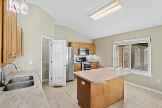 8778 Faye Ct in Navarre, FL - Building Photo - Building Photo